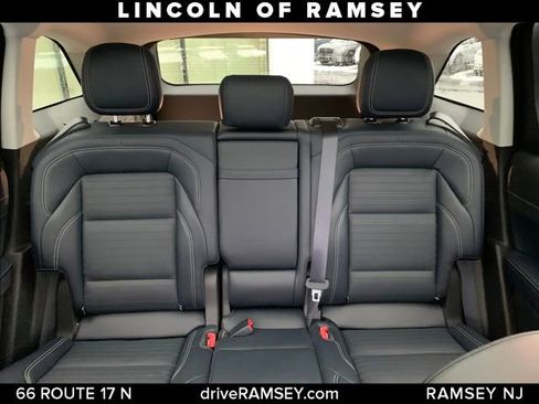 Used 2024 Lincoln Nautilus Reserve w/ Equipment Group 202A image 16