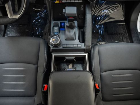 Used 2024 Toyota Tacoma TRD Off-Road image 35