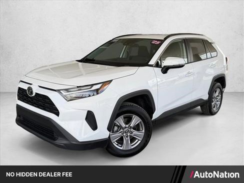 Used 2025 Toyota RAV4 XLE FWD image 1