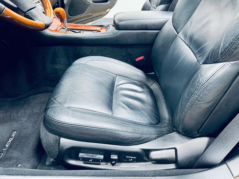 Used 2002 Lexus SC 430 Convertible image 33