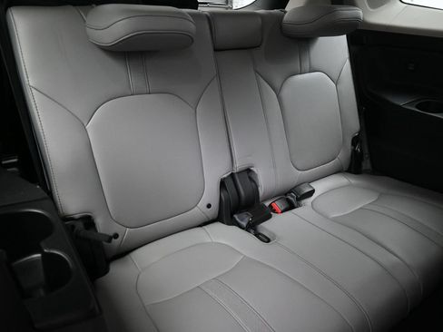 Certified 2023 Honda Pilot Touring image 29