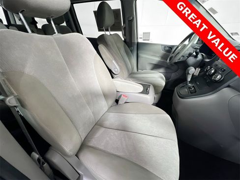 Used 2014 Kia Sedona LX image 26