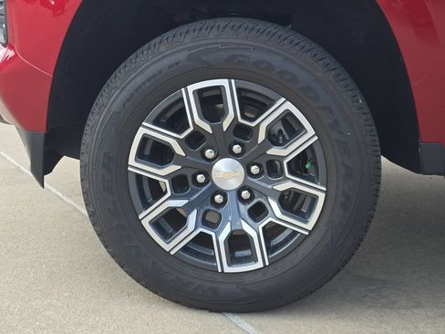 Used 2023 Chevrolet Colorado LT w/ LT Convenience Package III AWD/4WD image 25
