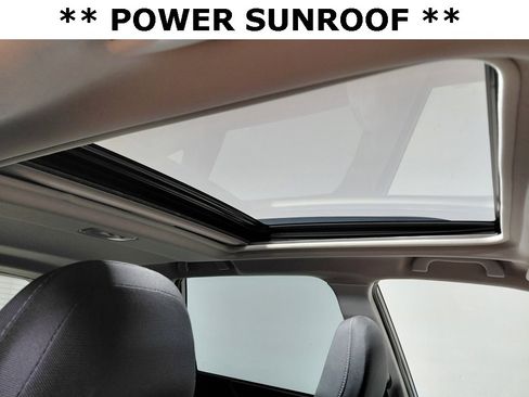 Used 2022 Subaru Forester Premium image 17