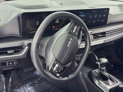 Used 2025 Kia K4 FWD image 33