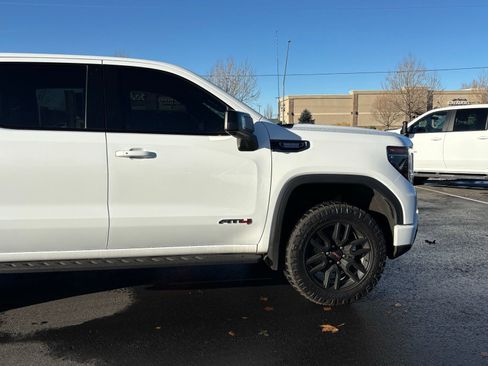 Used 2022 GMC Sierra 1500 AT4 w/ AT4 Premium Package image 5