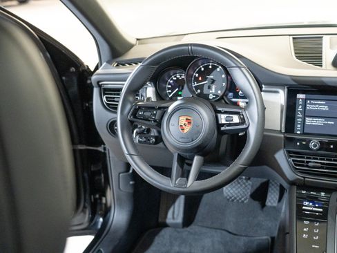 Used 2026 Porsche Macan AWD/4WD image 27