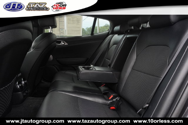 Used 2020 Kia Stinger GT1 RWD image 13