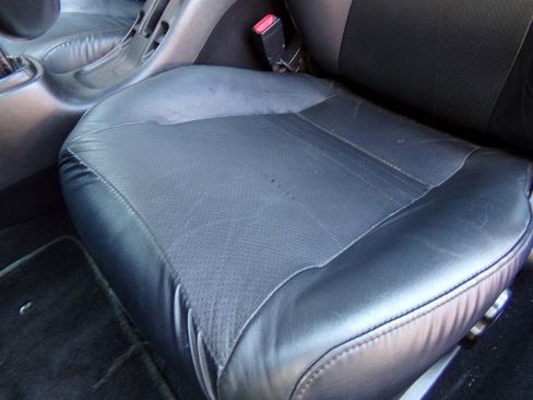 Used 2004 Toyota MR2 image 17