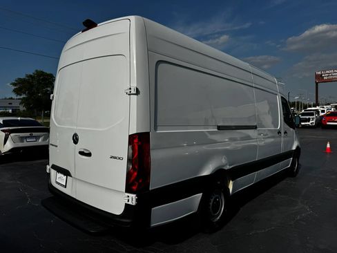 Used 2022 Mercedes-Benz Sprinter 2500 image 5