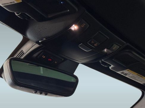 Used 2017 Mercedes-Benz SLC 300 image 20