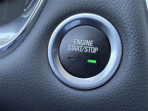 Certified 2021 Chevrolet Traverse LT w/ LT Premium Package image 28