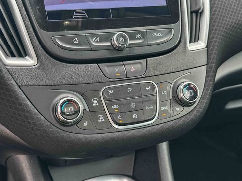 Used 2024 Chevrolet Malibu LT FWD image 32