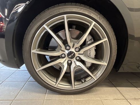 New 2025 Genesis G70 2.5T image 12