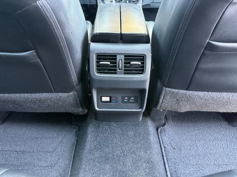 Used 2021 Nissan Rogue SL w/ Premium Package image 18