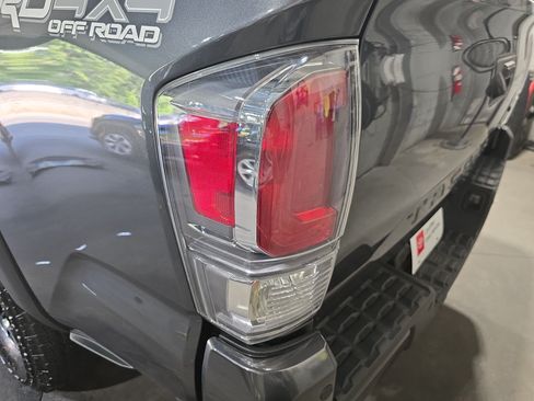 Certified 2023 Toyota Tacoma TRD Off-Road w/ Technology Package AWD/4WD image 34
