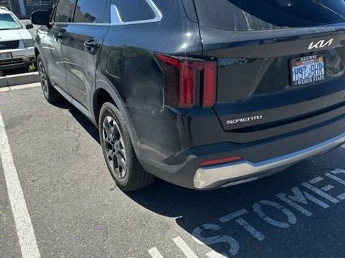 Certified 2024 Kia Sorento S AWD/4WD image 3