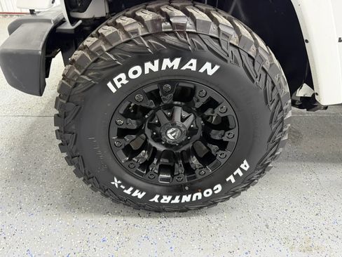 Used 2017 Jeep Wrangler Unlimited Rubicon w/ Connectivity Group AWD/4WD image 24