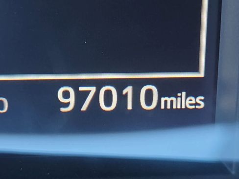 Used 2019 Toyota Highlander LE image 22