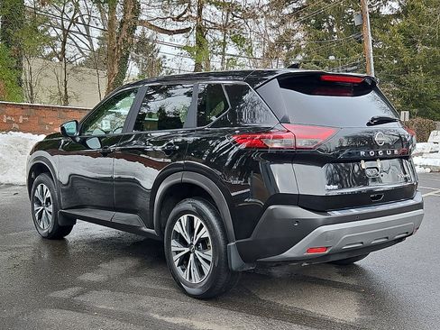 Certified 2023 Nissan Rogue SV image 4