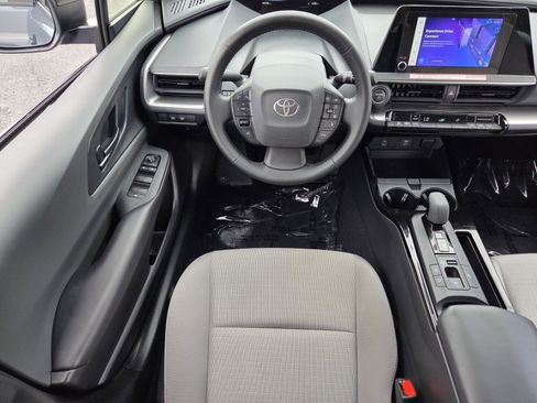 Used 2024 Toyota Prius LE FWD image 12