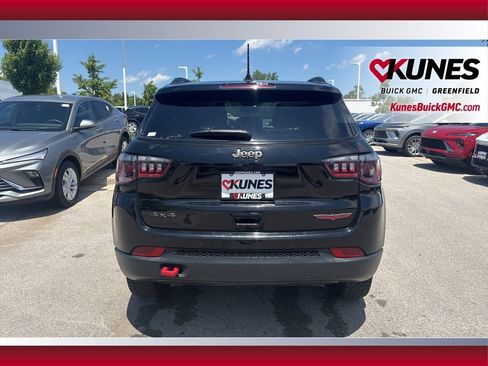 Used 2024 Jeep Compass Trailhawk image 6