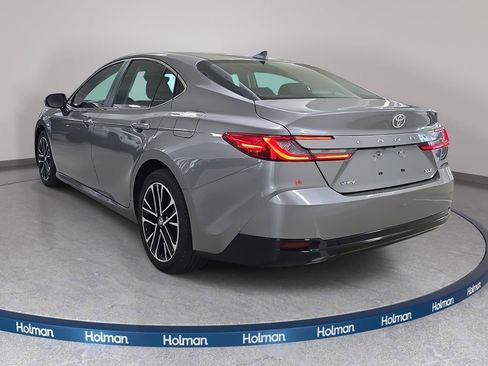 Used 2025 Toyota Camry XLE image 9