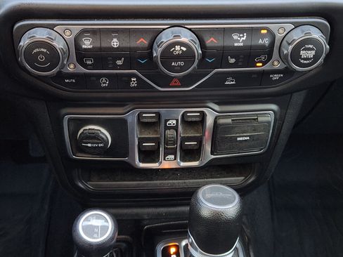 Used 2020 Jeep Gladiator Overland AWD/4WD image 21