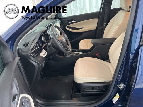 Used 2022 Buick Encore GX Select w/ Advanced Technology Package image 3