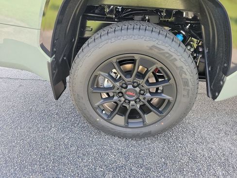 New 2026 Toyota Tundra Platinum w/ TRD Off-Road Package AWD/4WD image 30