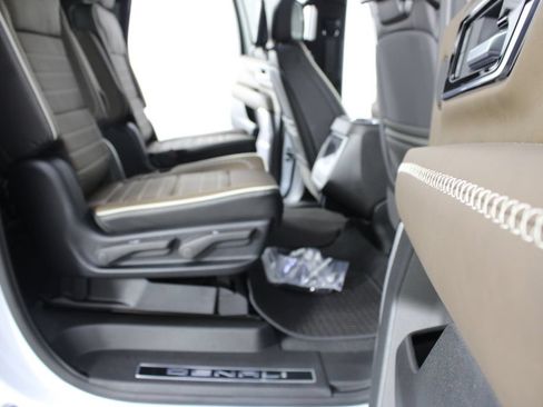 New 2026 GMC Yukon XL Denali Ultimate AWD/4WD image 28