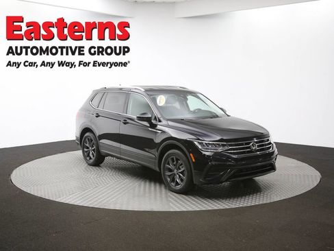 Used 2023 Volkswagen Tiguan SE image 48