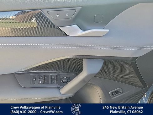 New 2025 Volkswagen Tiguan SE image 26