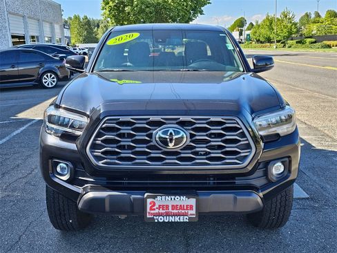 Used 2020 Toyota Tacoma TRD Off-Road w/ Technology Package image 2