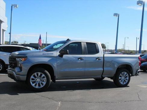New 2026 Chevrolet Silverado 1500 Custom image 2