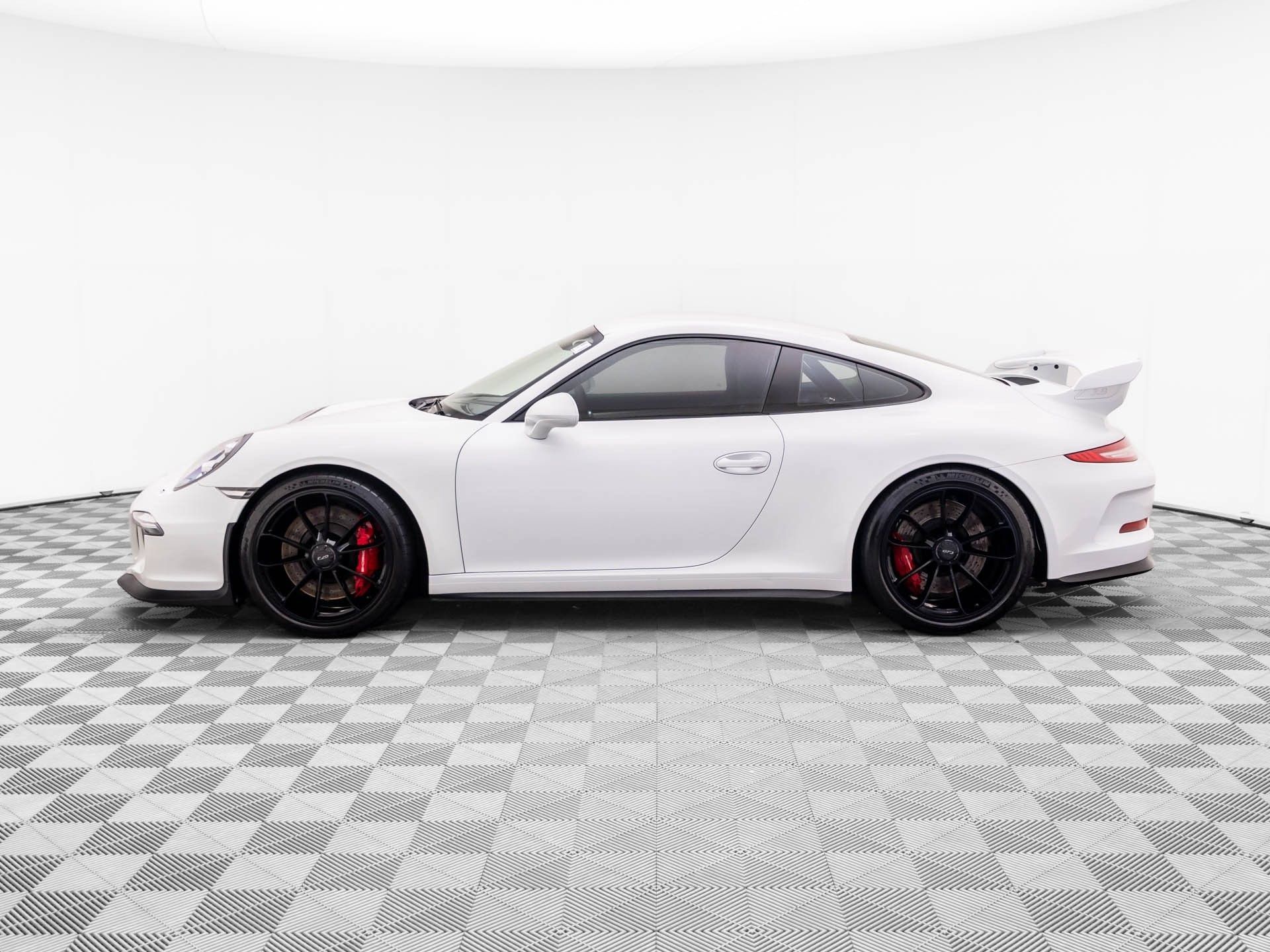 Certified 2015 Porsche 911 GT3 w/ Sound Package Plus RWD image 2