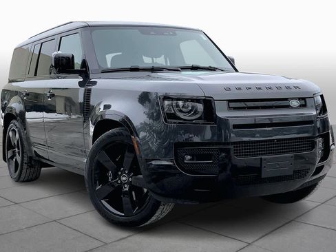 Used 2025 Land Rover Defender 130 V8 image 2