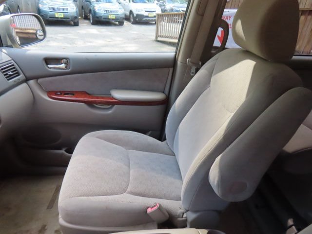 Used 2005 Toyota Sienna XLE w/ XLE Pkg 3 FWD image 19