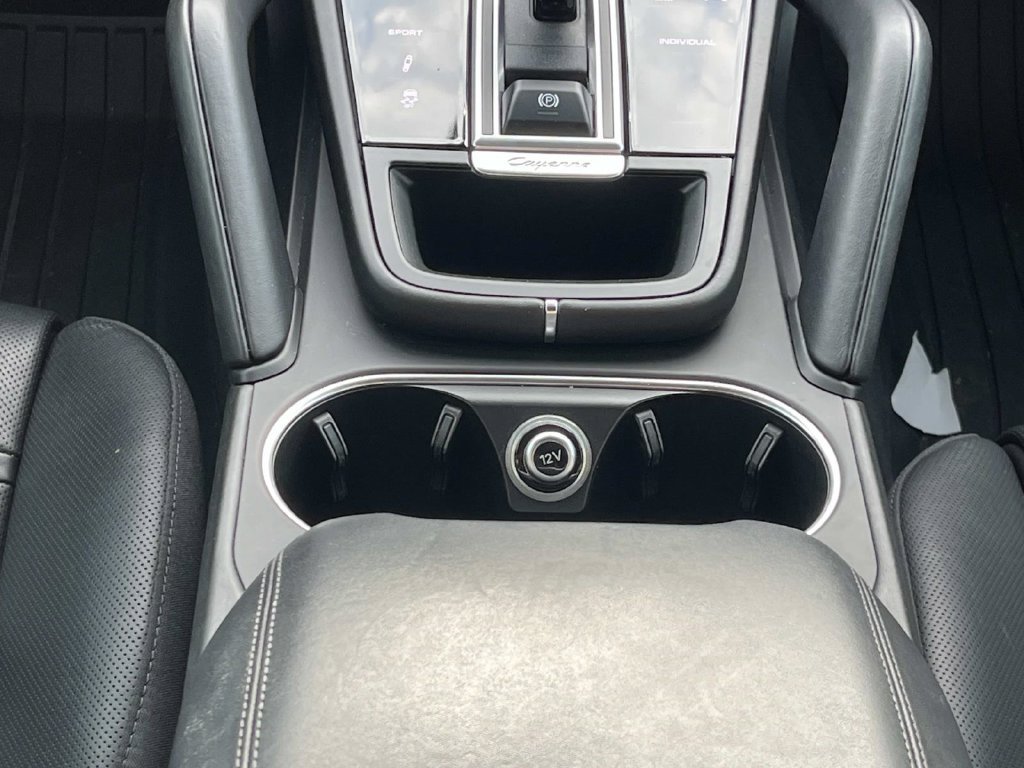 Used 2021 Porsche Cayenne S AWD/4WD image 17