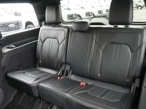 Used 2018 Ford Expedition Limited w/ Equipment Group 302A AWD/4WD image 29