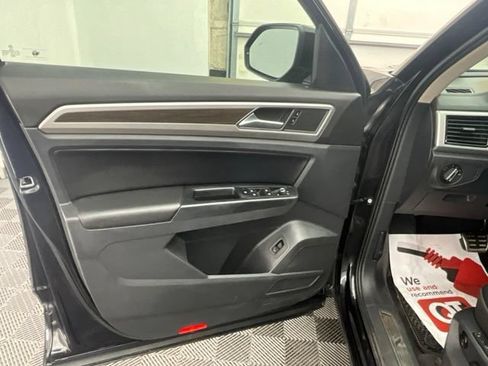 Used 2019 Volkswagen Atlas SEL R-Line AWD/4WD image 29