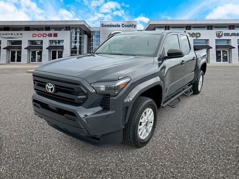 Used 2025 Toyota Tacoma SR AWD/4WD image 5