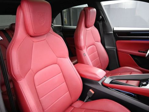 Certified 2025 Porsche Macan 4S Electric AWD/4WD image 27