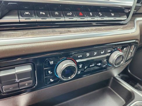 Used 2022 Chevrolet Silverado 1500 LTZ image 16