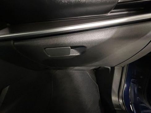 Used 2021 Nissan Rogue SV FWD image 24