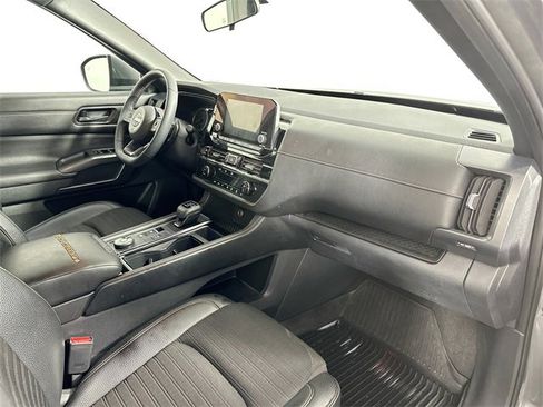 Used 2023 Nissan Pathfinder Rock Creek image 30