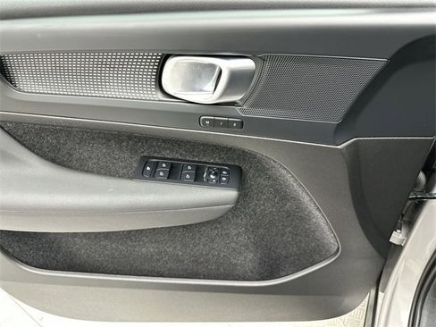 Certified 2025 Volvo XC40 B5 Plus image 13