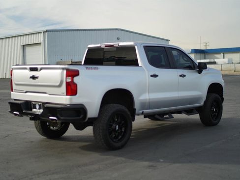 Used 2021 Chevrolet Silverado 1500 LT Trail Boss w/ Convenience Package II image 12