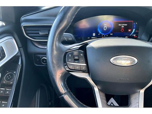 Used 2022 Ford Explorer Platinum w/ Equipment Group 601A AWD/4WD image 20