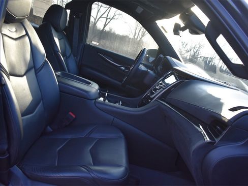 Used 2020 Cadillac Escalade Platinum image 20